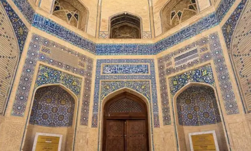 Bukhara, an oasis in the Kizilemku Desert, is Central Asia’s holiest city
